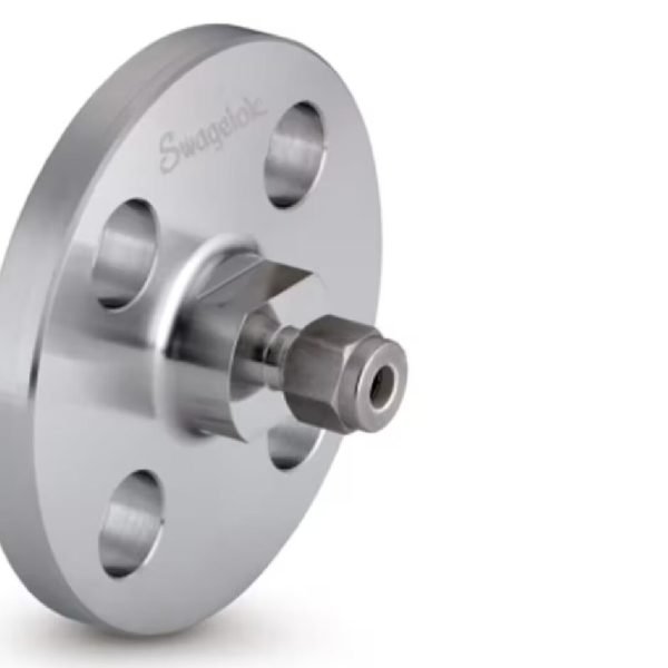 Stainless Steel ANSI Flange Adapter, 10 mm Swagelok Tube Fitting, NPS 1/2 in., Class 150.  SS-10M0-F8-150
